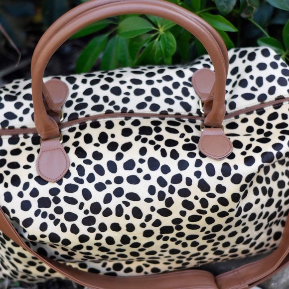 LAST ONE!✨ Cheetah Weekender Bag - Picture 2 of 5